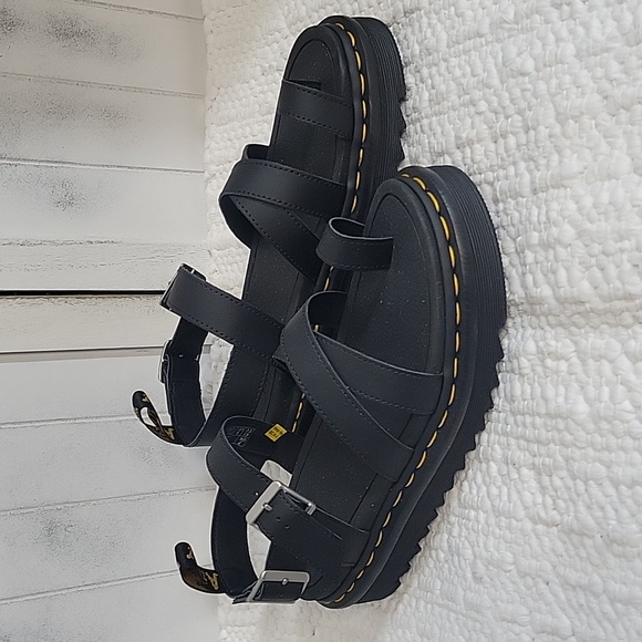 Nwob Dr. Martens Avery Hydro Toe Loop Platform Sandals 9 Black - Picture 2 of 8